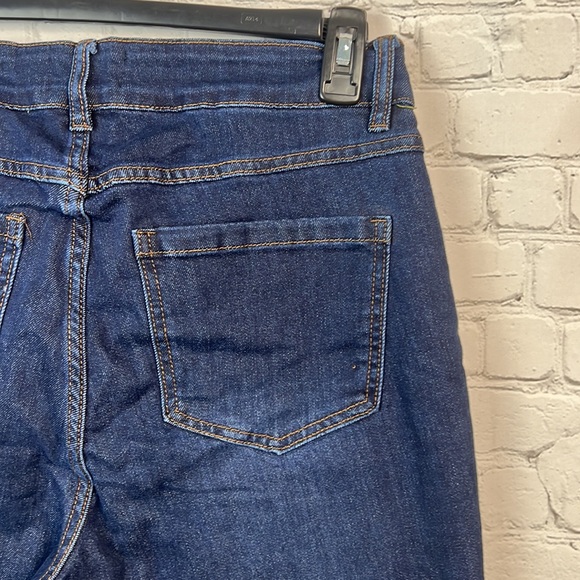 BloomChic Very Stretchy High Rise Dark Wash Cropped Jeans Size 12 & Plus Size 24 - Picture 7 of 7